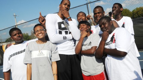 十五年前的那场训练营，“魔兽”霍华德教会孩子的远不止篮球