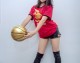 深圳烈豹啦啦队热舞助威 赛场美少女俏皮抢镜点燃球迷激情