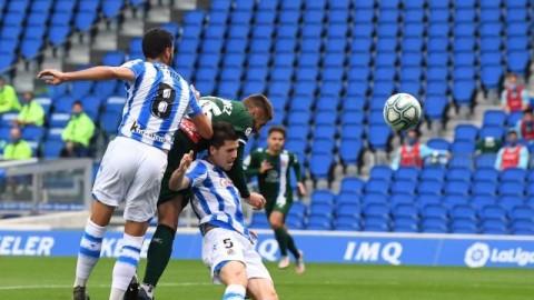 英超32轮富勒姆0-2利物浦遭4连败，领先降级区仅4分深陷危机