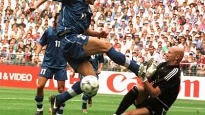 迟来28年的录像带揭秘：1998世界杯米卢率尼日利亚3-2逆转西班牙，非洲雄鹰新帅首秀上演经典