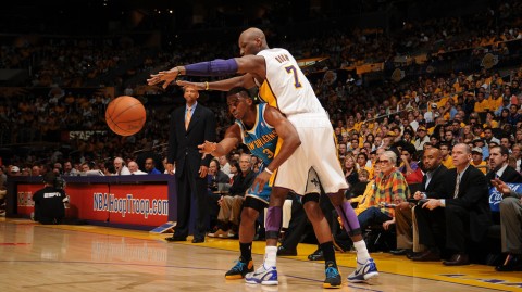 回忆杀！二零一一年湖人大战黄蜂，那轮全是名场面的季后赛