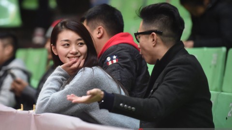 蜀中篮坛的璀璨星光：回望 CBA 赛场上那些动人的美女球迷